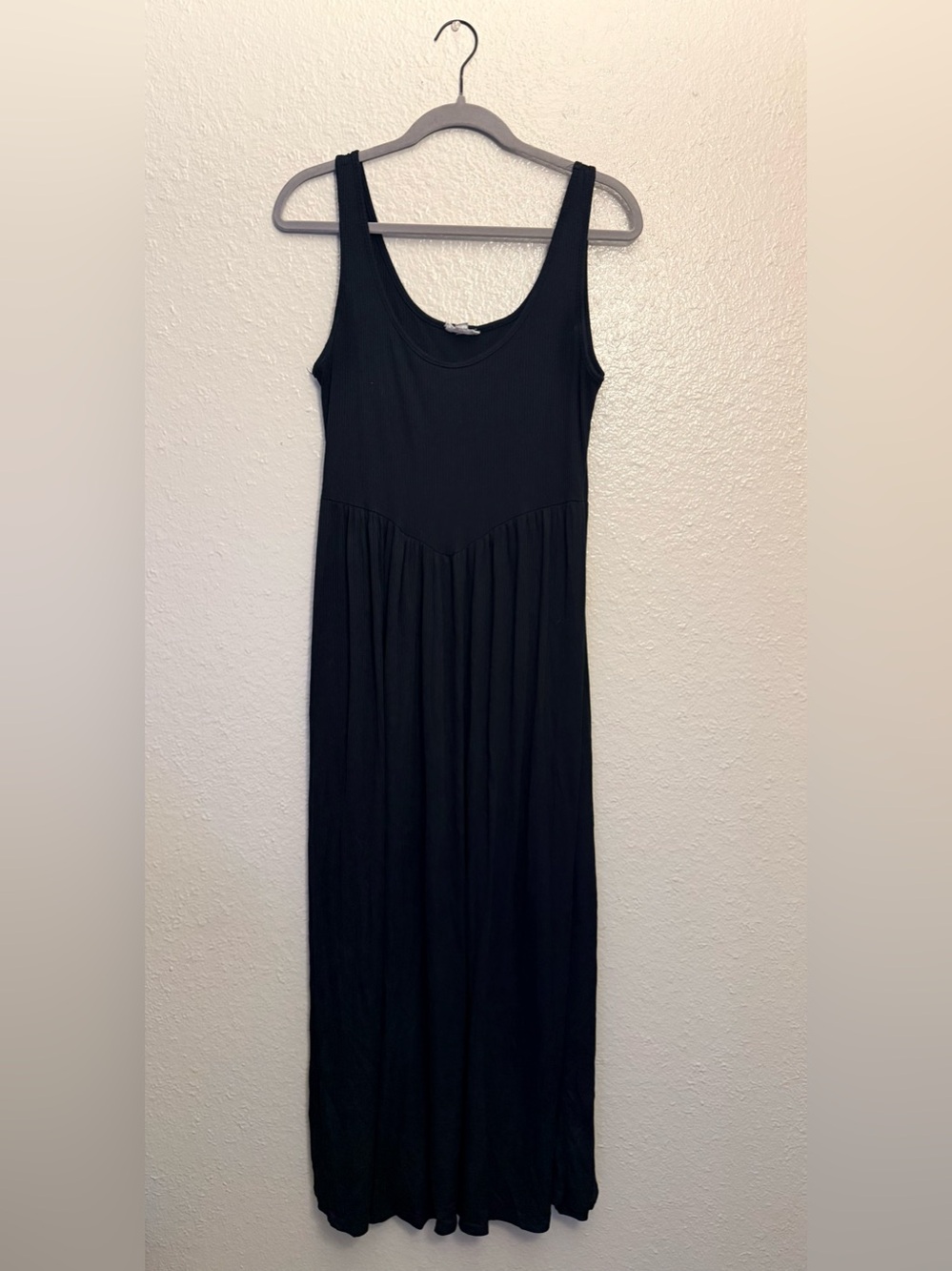 Classic Black Sleeveless Maxi Dress